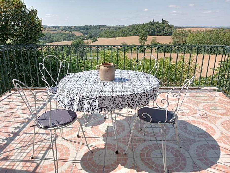 Maison De Village Avec Superbe Vue Cuq  Luaran gambar