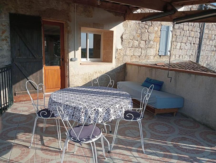 Maison De Village Avec Superbe Vue Cuq  Luaran gambar